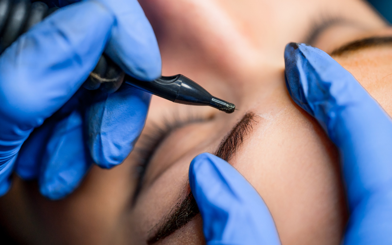 Semi-Permanent Make Up